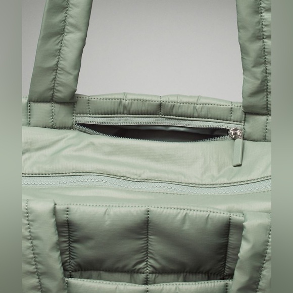 lululemon athletica Quilted Grid Tote Bag - Picture 3 of 8